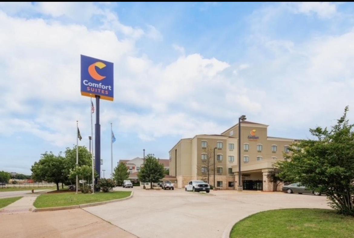 Comfort Suites Lawton Near Fort Sill מראה חיצוני תמונה